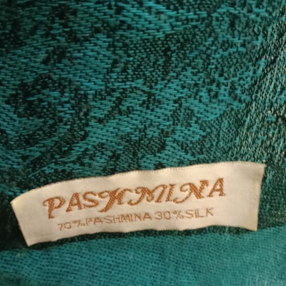 Pashmina Women's Stunning Lightweight Reversible Paisley Shawl Green - Picture 4 of 4